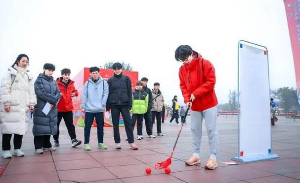 涯中带领巴