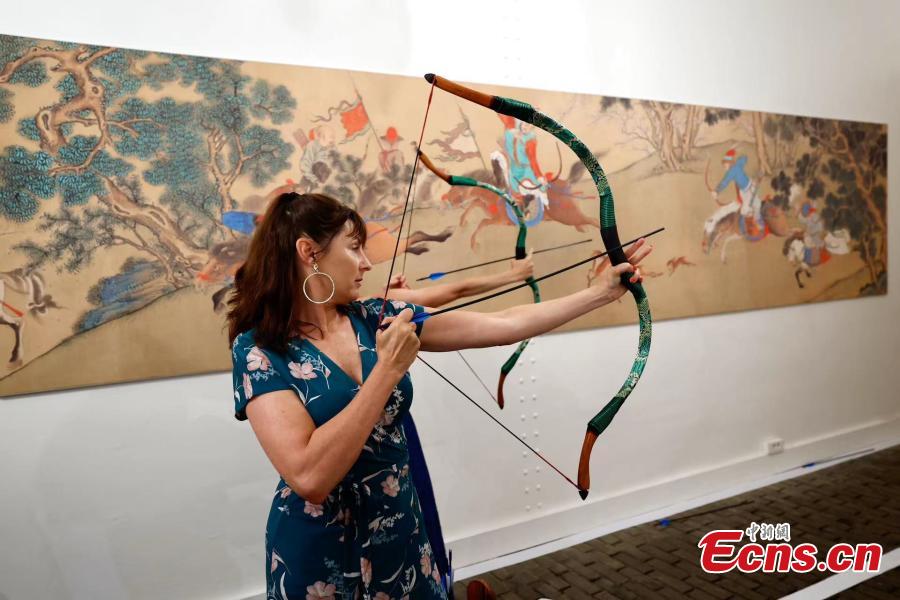 睐这两位球